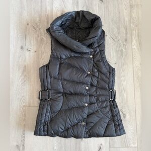 Lululemon Rare/Vintage “Get Down” Reversible Quilted Puffer Vest size 8
